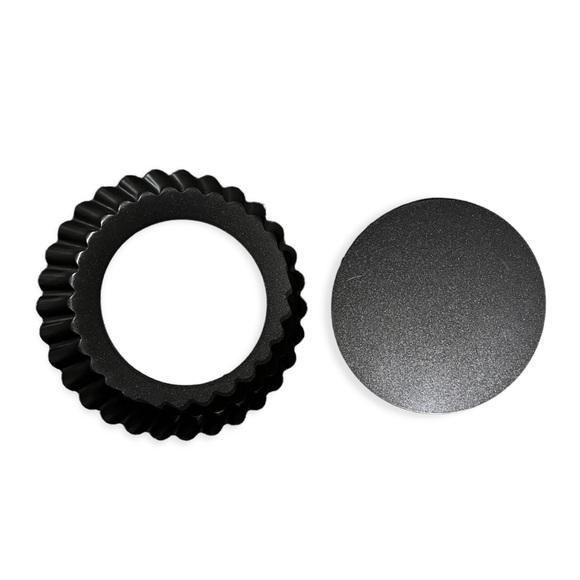 Fluted Non-Stick Individual 4.75” Tart/Quiche Pans w/Removable Bottom, set of 6 - Picture 4 of 12